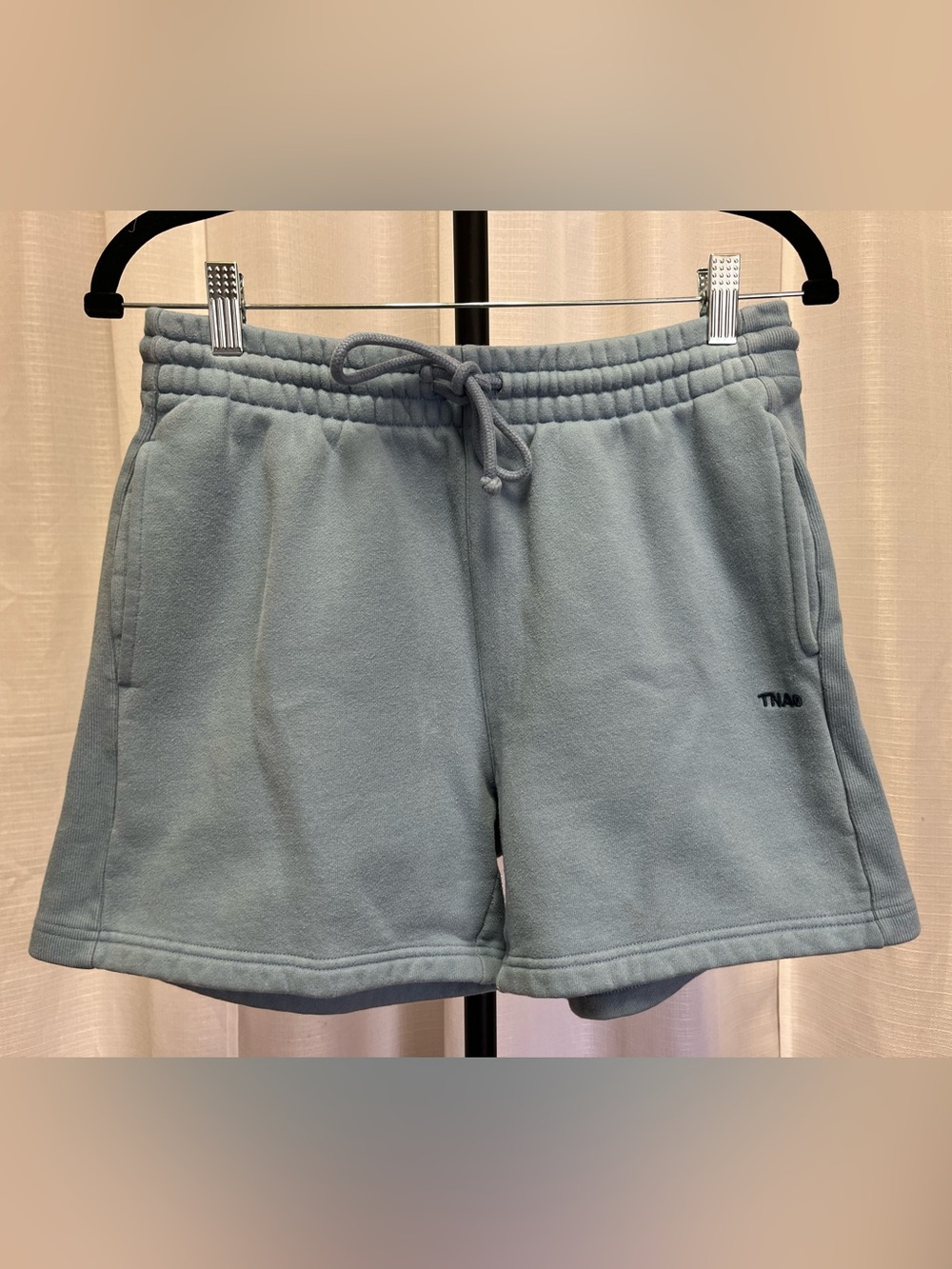Tna Cozy Sweatfleece Boyfriend Shorts are relaxed sweatshorts | size medium